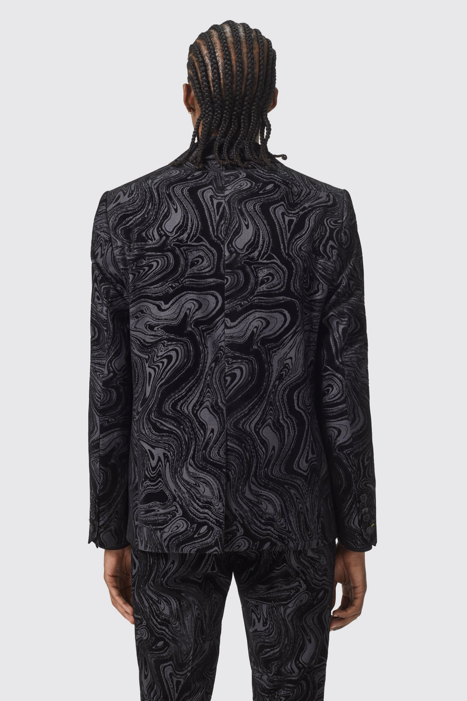 Angelou Slim Fit Schwarz Anzug: Eleganz für den modernen Mann. Stilvoll, zeitlos, perfekt.