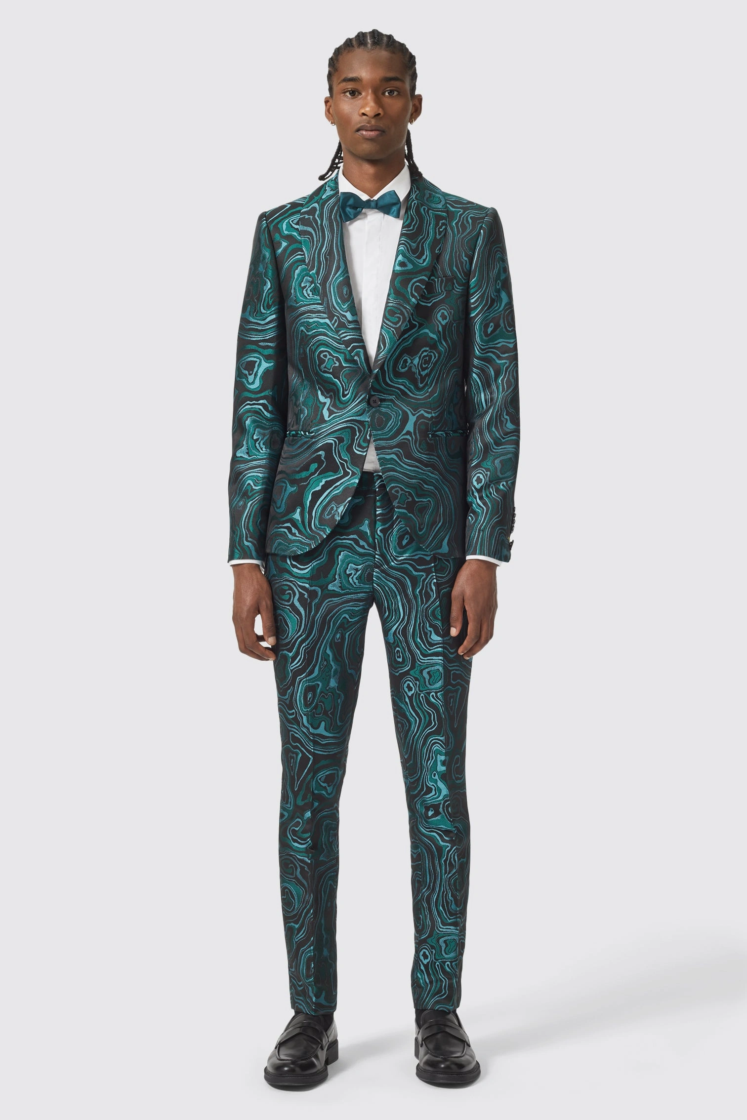 Grüne Jacquard-Jacke von Adichie: Eleganter Slim Fit für stilvolle Auftritte. Ein Hauch von Luxus.